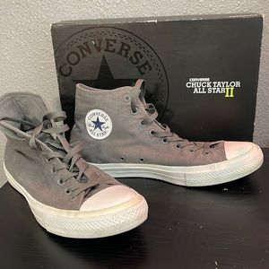 Grey unisex converse in great condition size M 10 W 12